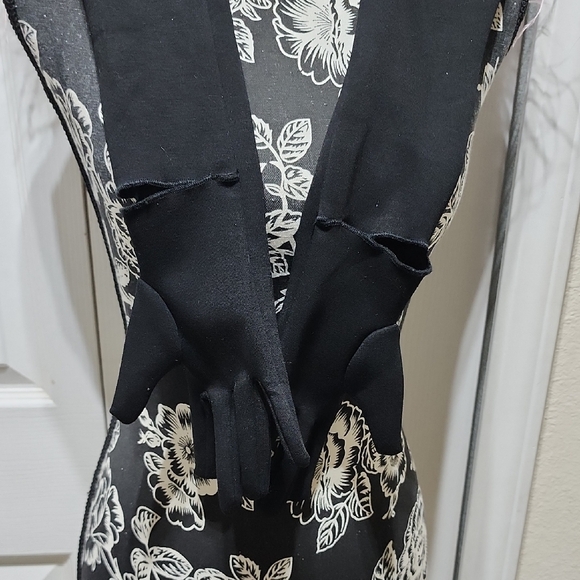 Holly Feather Black Dress with Pink Feather Trim And Matching Gloves L - Picture 6 of 8